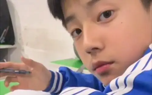 【抖音帅哥合集】④⑨小朋友的颜值可以有多绝!_哔哩哔哩_bilibili