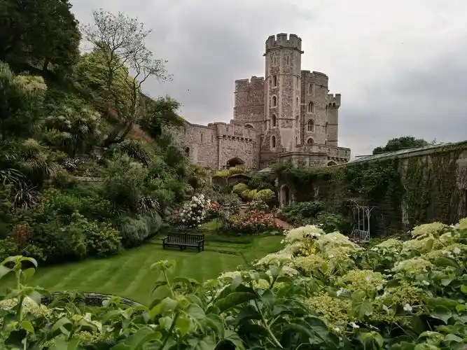 在英国看风景(二)英女王的温莎城堡