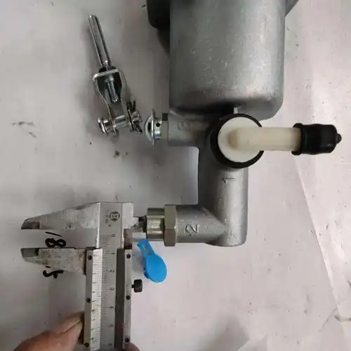 唐骏欧铃欧冠t1t3气刹离合器分泵离合器助力泵原厂103016080000