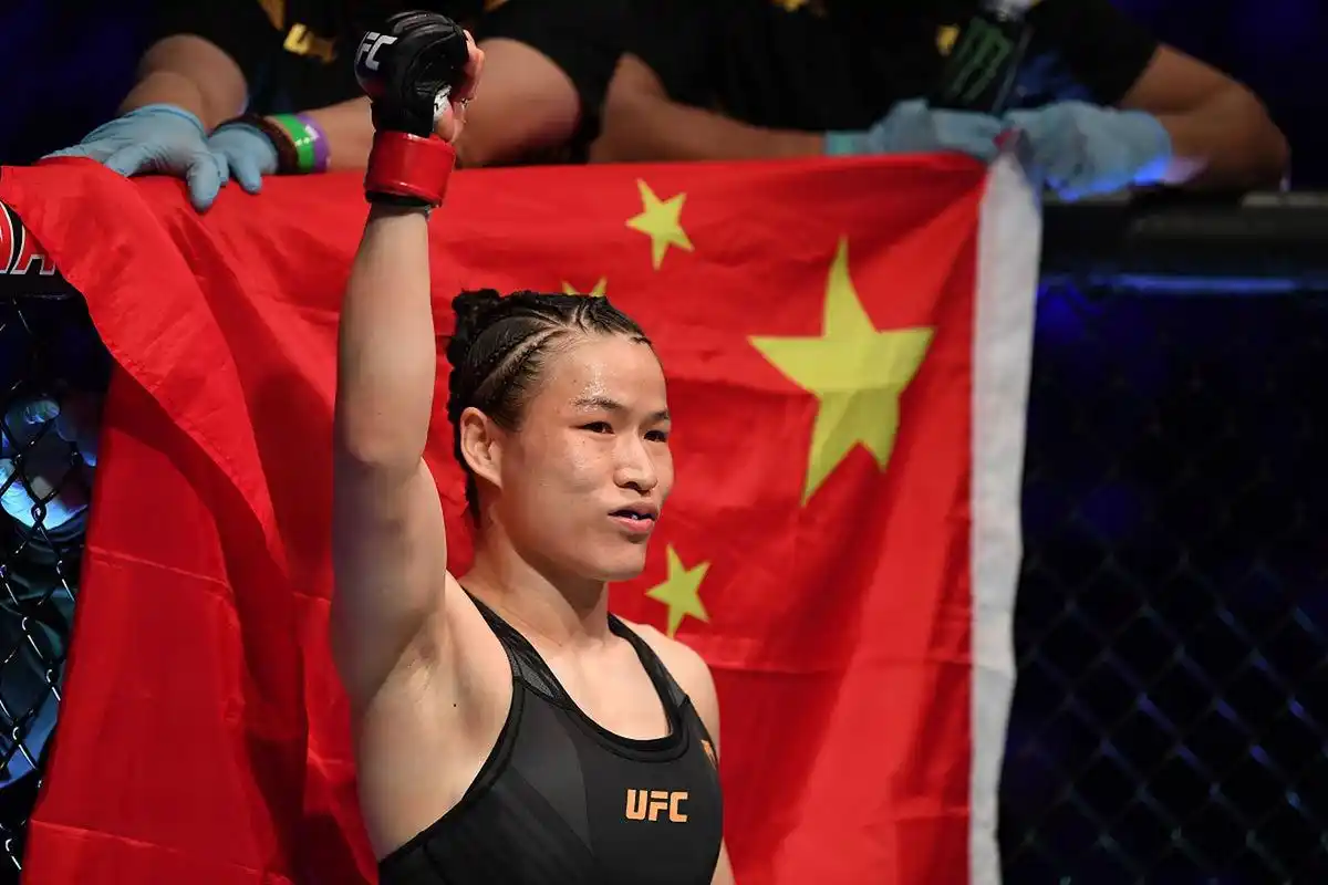 张伟丽战胜莱莫斯卫冕# "我叫张伟丽,来自中国!