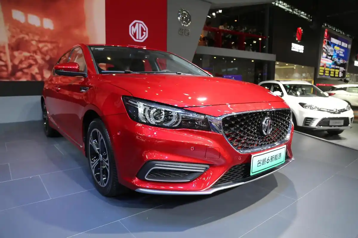 上汽名爵6插电混动版,20万级别互联网新能源轿跑,车展实拍!-新浪汽车