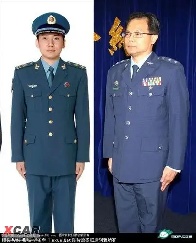 (左为我军新军服,右为台湾军服)