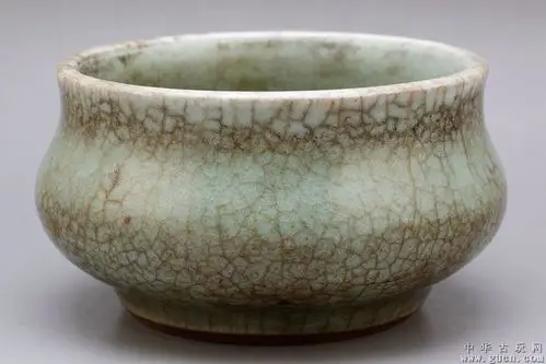 清-景德镇青瓷冰裂釉香炉s989