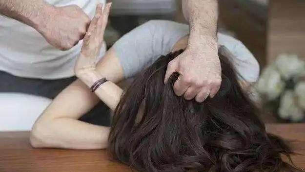 打老婆还能叫男人吗白岩松回答的没毛病