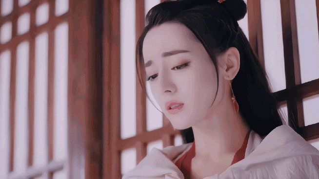 迪丽热巴一滴泪镜头