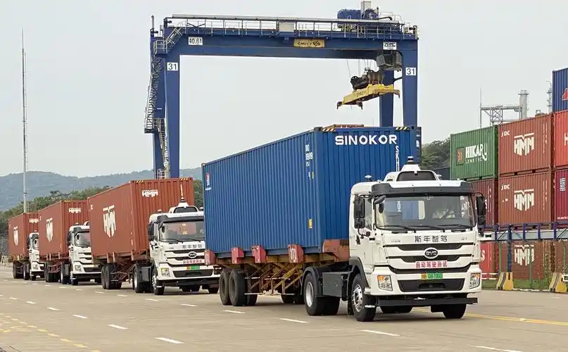 而且,无人驾驶集卡对港口的基础设施无特殊要求,适用于老码头自动化