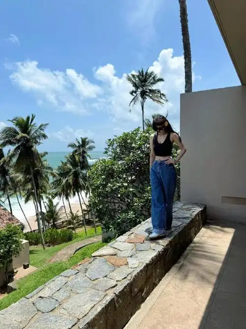 程潇 最新性感泳装照