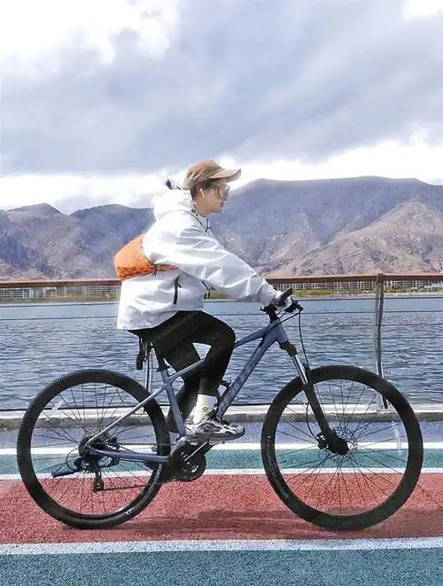 拉萨掀起春日"骑行热"