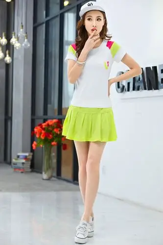 华强商贸夏季女款休闲运动套装修身时尚短袖裙裤套装网球羽毛球服