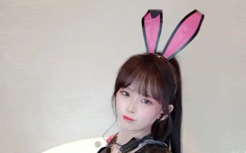 抖音小姐姐 小白甜 性感热舞 cos 开火车_哔哩哔哩_bilibili