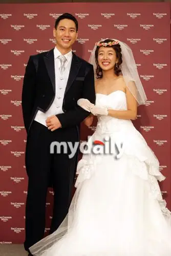 组图:徐敏静今举行非公开婚礼 好友李秀英献唱