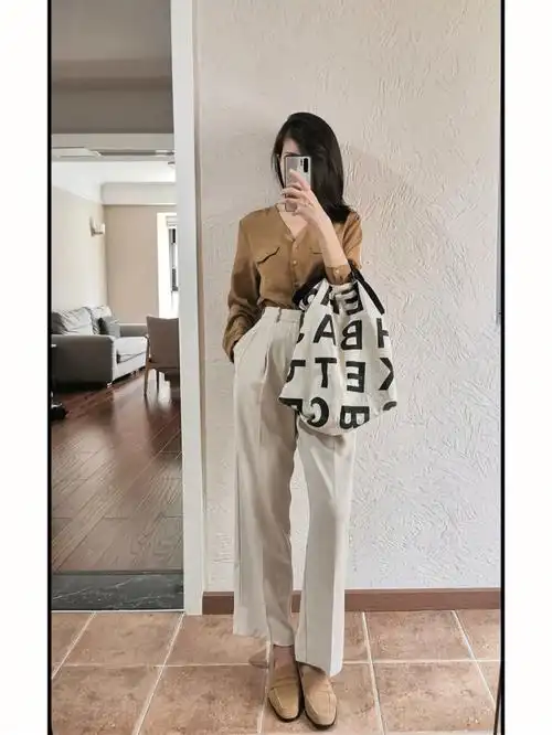 卡其衬衫杏色西裤秋天卡其色系简约穿搭