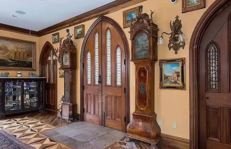 (城堡内部一角.)(城堡餐厅.