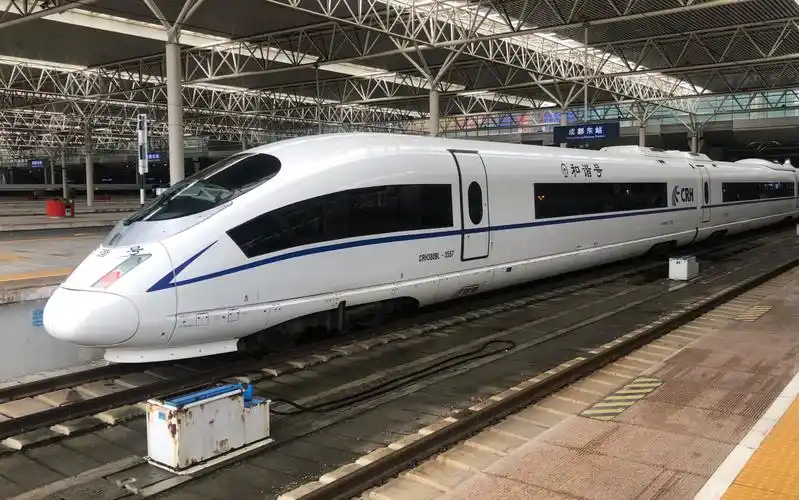 d1929西安北-成都东(crh380bl-3557)正线跨越德阳站15:24 20220217