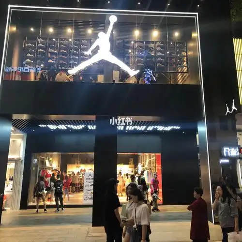 北京路新开的jordan广州最大的aj店