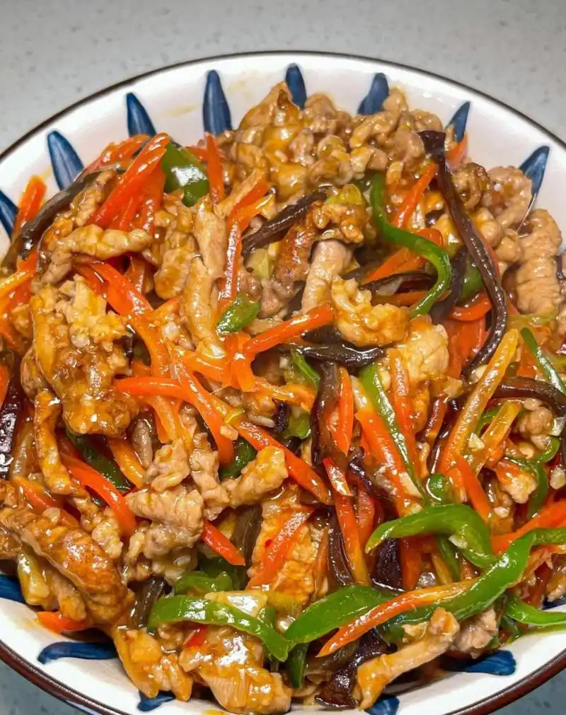 简单好吃的家常菜鱼香肉丝!巨下饭|||今天做得是一道家常菜鱼香肉丝!