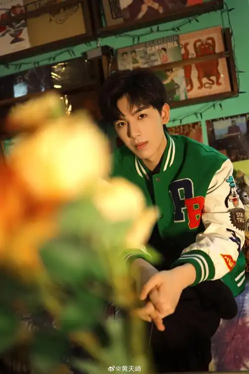 摄影师小崎上线黄天崎超话#小崎的生活边角料