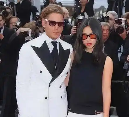 "京圈公主"朱珠:怒甩法拉利总裁入选全球最美,嫁清华博士遭骗婚_网友