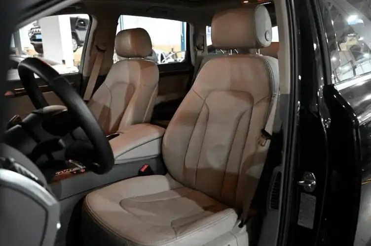 车间整备中终检工程师王玉喜主修技师刘鹏鑫质检/路试工程师段林志