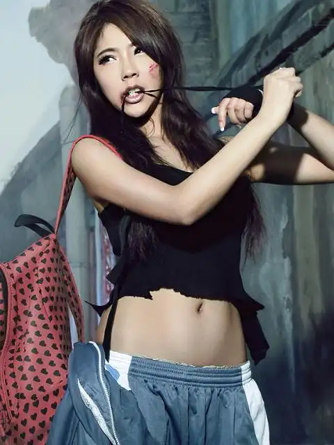 赵奕欢最舍不得删的6张图片,第3张是多少人的壁纸啊!