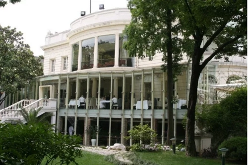 青帮头目——黄金荣等达官显贵和社会上层名流均选择了以公馆作为住宅