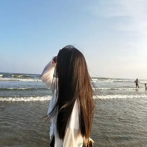 1/ 12 海边背影 文艺背影 蓝天下的背影