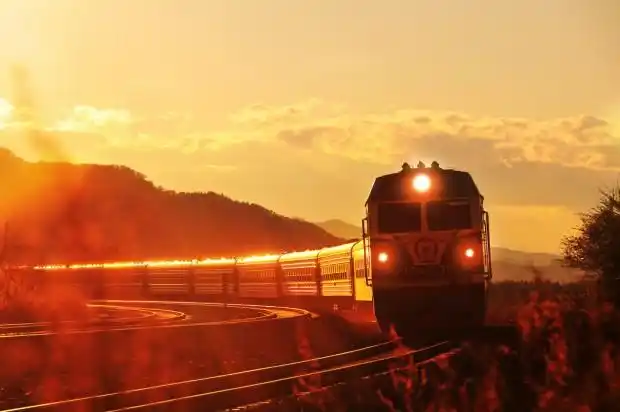 王嵬,专拍火车的摄影师 - 堆糖,美图壁纸兴趣社区