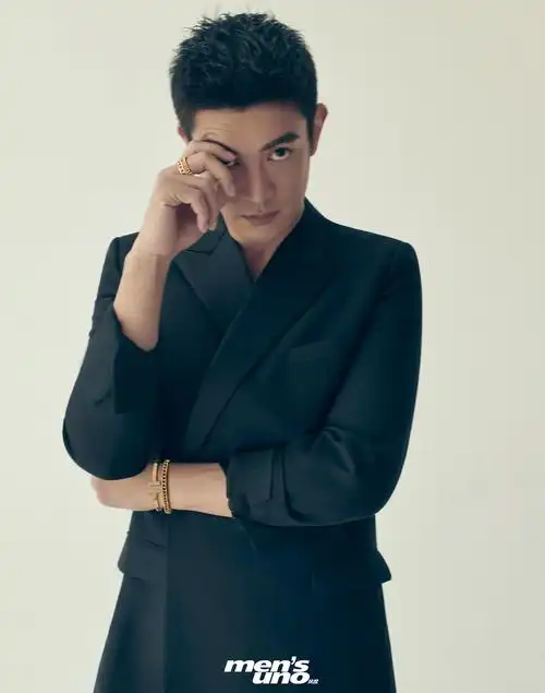 登上《风度mens uno》10月号封面的@杜江侦察记