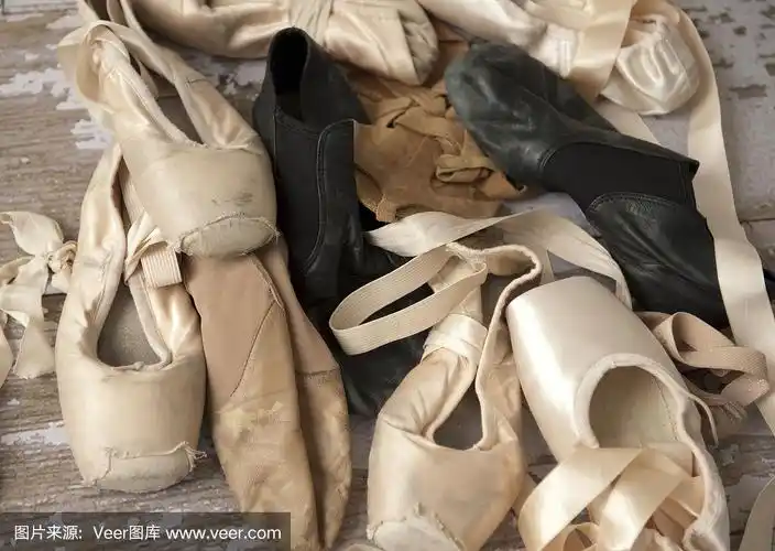 破旧的舞鞋