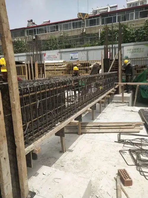 绑扎框架梁钢筋