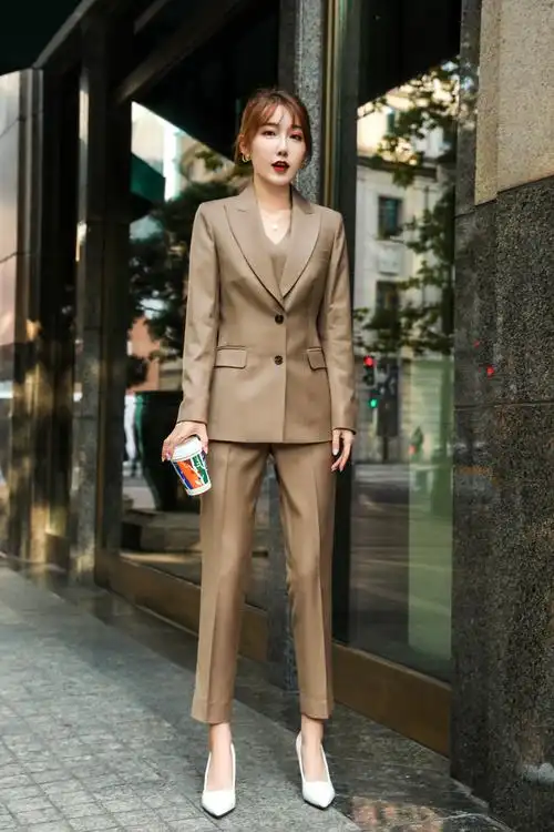 三件套卡其色单排扣修身西服套装女活动时尚显瘦街拍职业西装定做