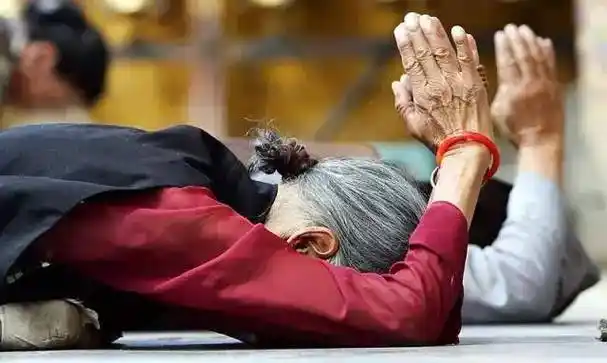 原来这样才是最正确的拜佛姿势