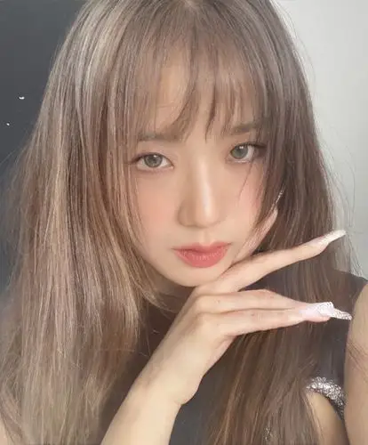 金智秀22个单人杂志封面新更新两张浅发色