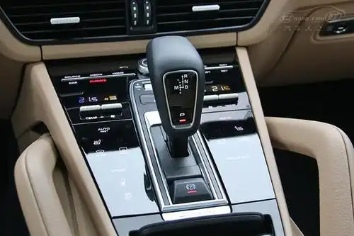 看车坛"异端"保时捷卡宴如何成功逆袭做大佬