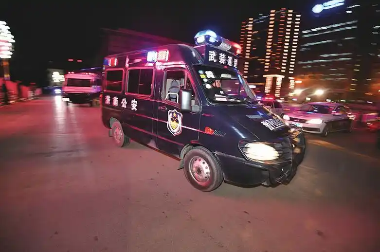 警车出警警车出警视频