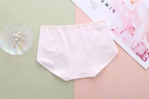 新款纯棉中腰少女内裤春夏季透气吸汗少女短裤 高初中学生三角裤