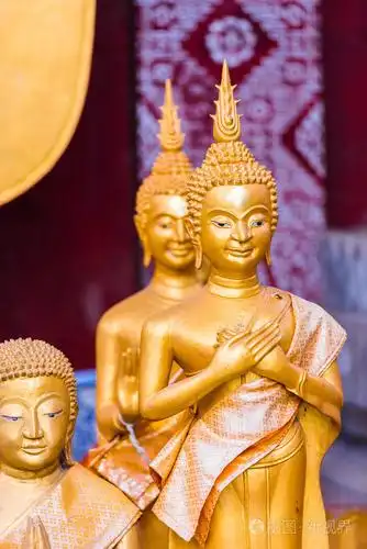 佛教的神,louangphabang,老挝的雕像.特写镜头.垂直