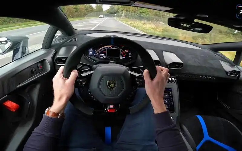 兰博基尼试驾(兰博基尼试驾需要什么条件)