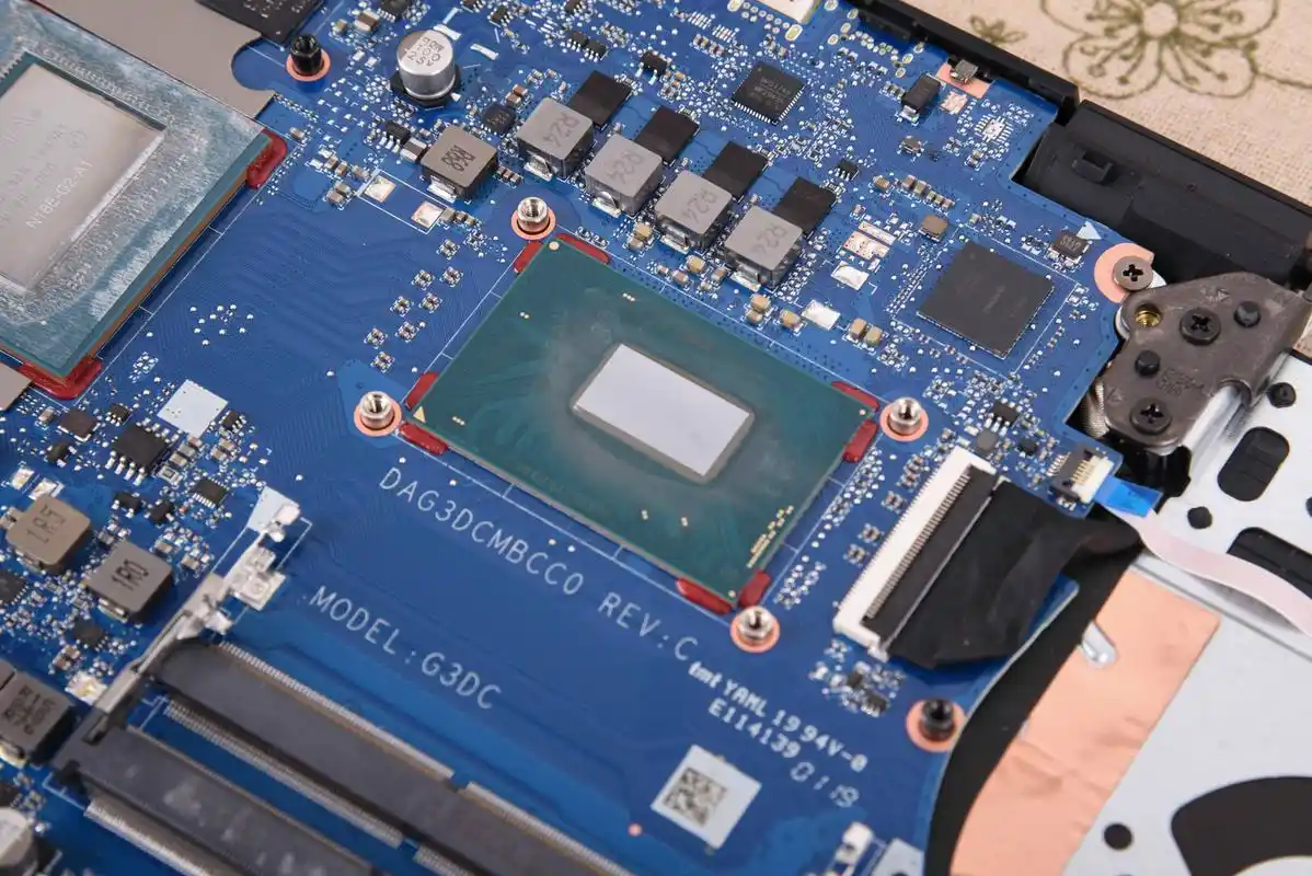 首搭rtx 20系显卡 工业设计出众!惠普暗影精灵4 pro全拆解