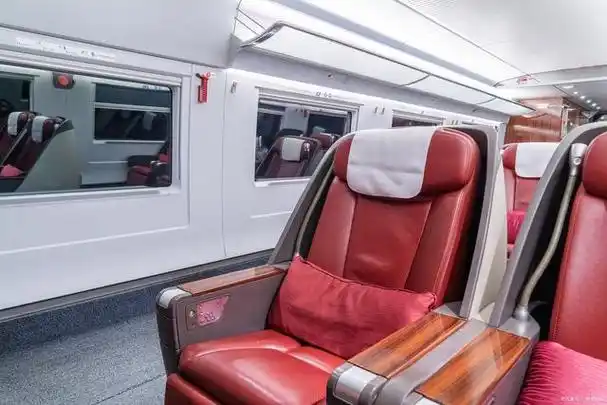 高铁一等座,作为高铁列车中的顶级座位,一直以来都备受旅客的追捧.