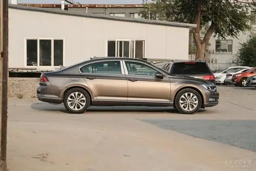 迈腾开罗金也不错挺好看的