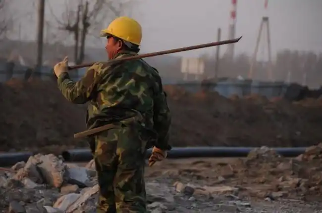 让我们来一起解读这位农民工的故事