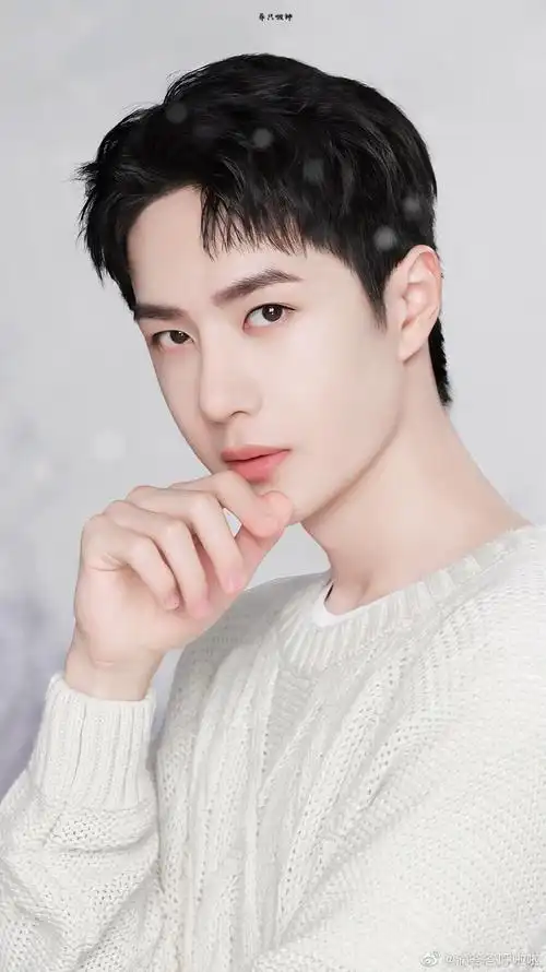 万物皆酷 陪你长大 王一博@uniq-王一博 王一博酷盖