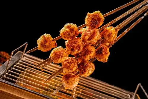 五花肉烤的外焦里嫩的五花肉作为烧烤界的一哥,上桌必须来一把.