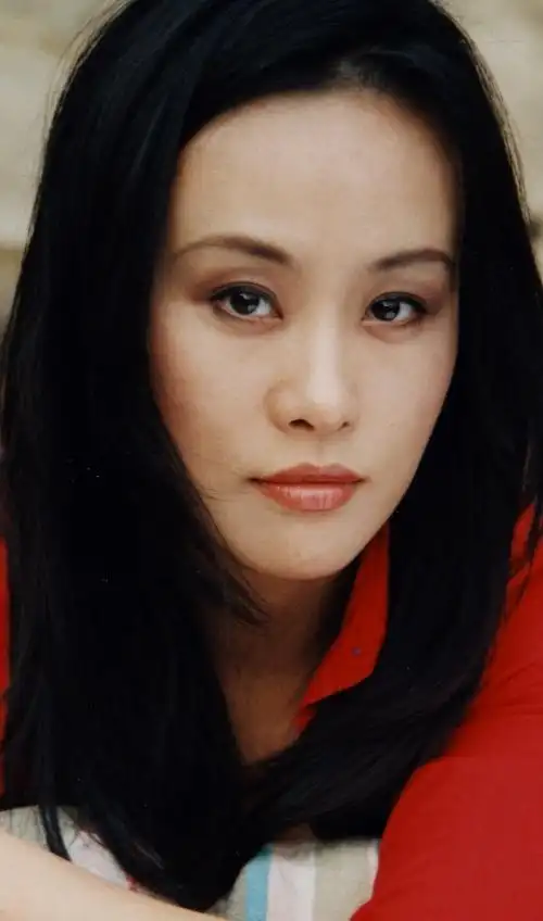 p>邬君梅,1966年2月5日出生于中国上海,华语影视女演员,制片人.