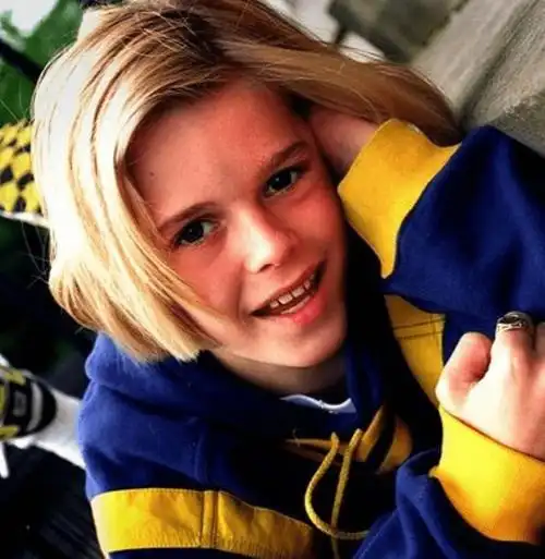 德裔"正太鼻祖"浴缸溺亡!从顶流到塌房只因被爸妈坑了?