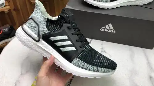 原装真爆 ad 阿迪 ultra boost    ub5.