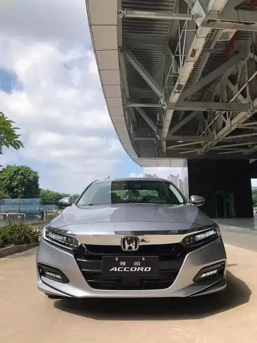 求十代雅阁冰河银实拍图片