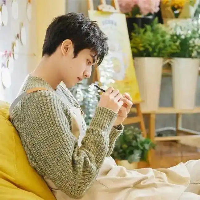 我家小宋.#向全世界安利 #宋威龙 龙龙嘎嘎帅滴头像哇 (05 - 抖音