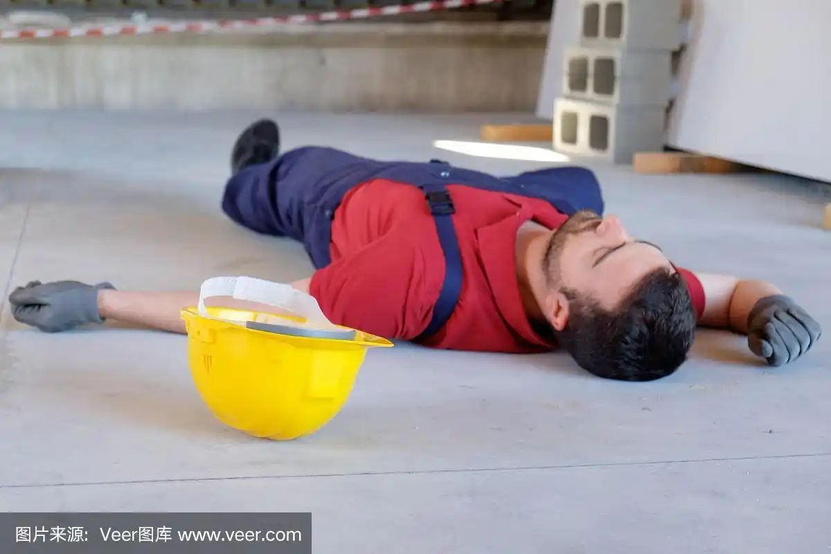 工人在工伤后昏倒